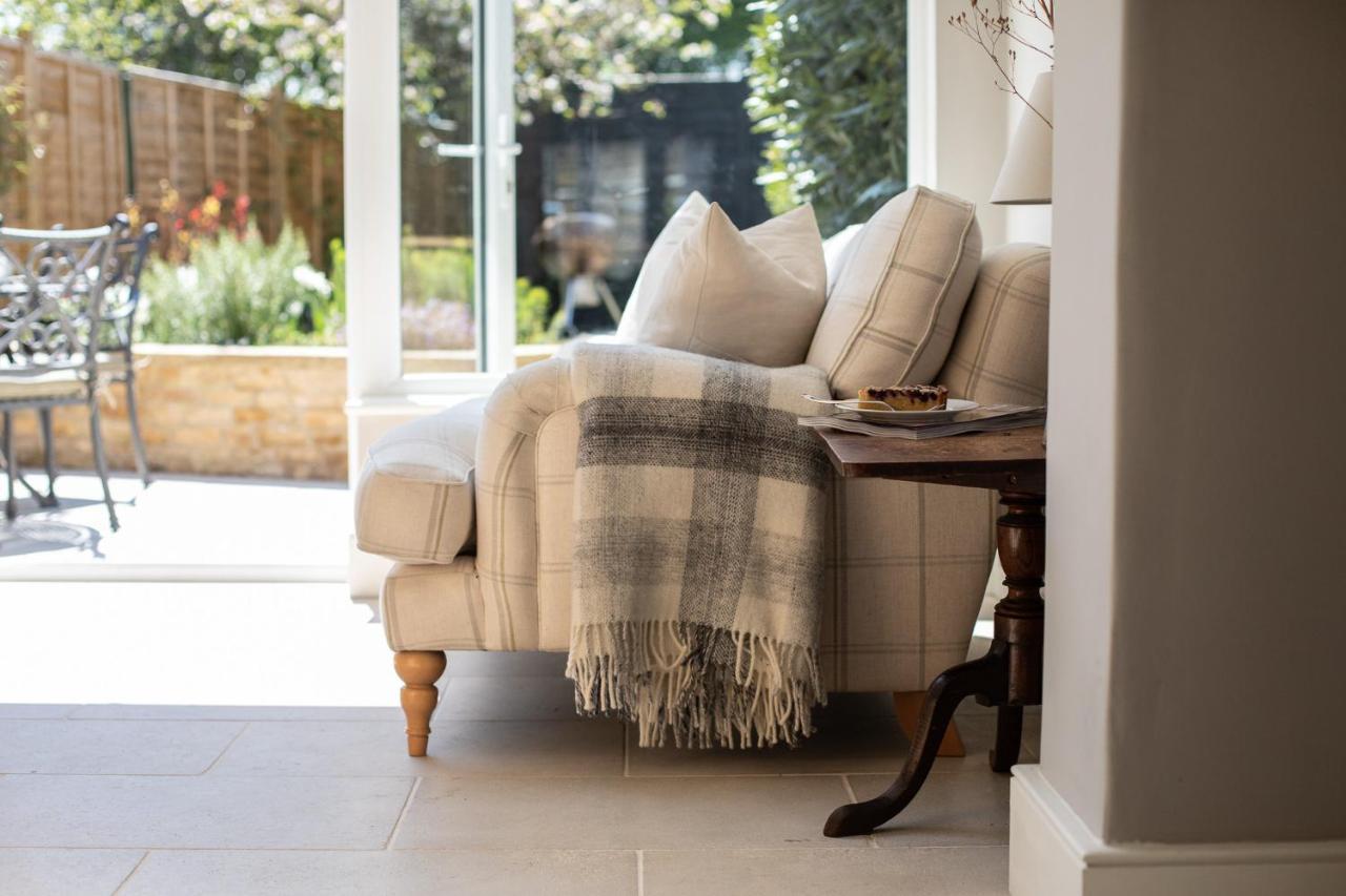 Gleneda Cottage - A Renovated, Traditional Cotswold Cottage Full Of Charm With Fireplace And Garden Bourton on the Hill 외부 사진