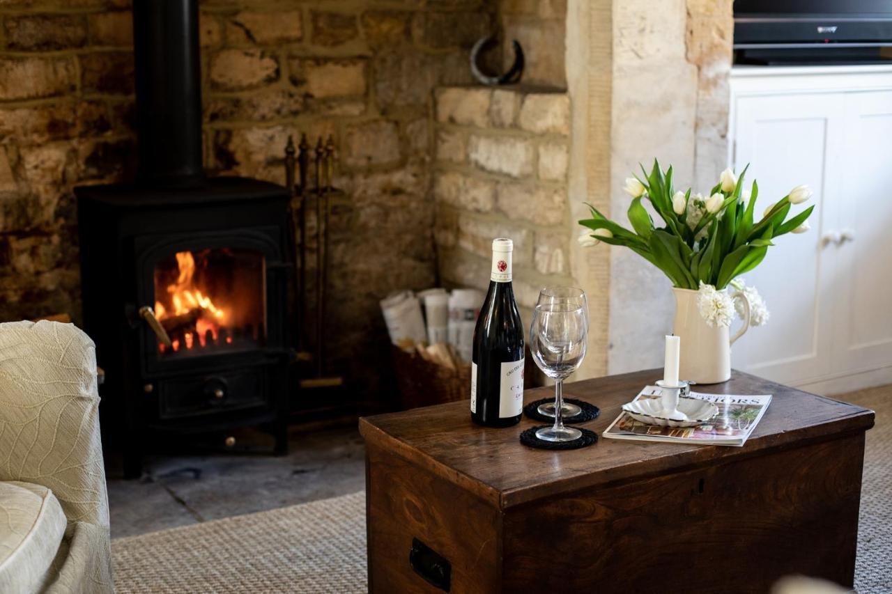 Gleneda Cottage - A Renovated, Traditional Cotswold Cottage Full Of Charm With Fireplace And Garden Bourton on the Hill 외부 사진