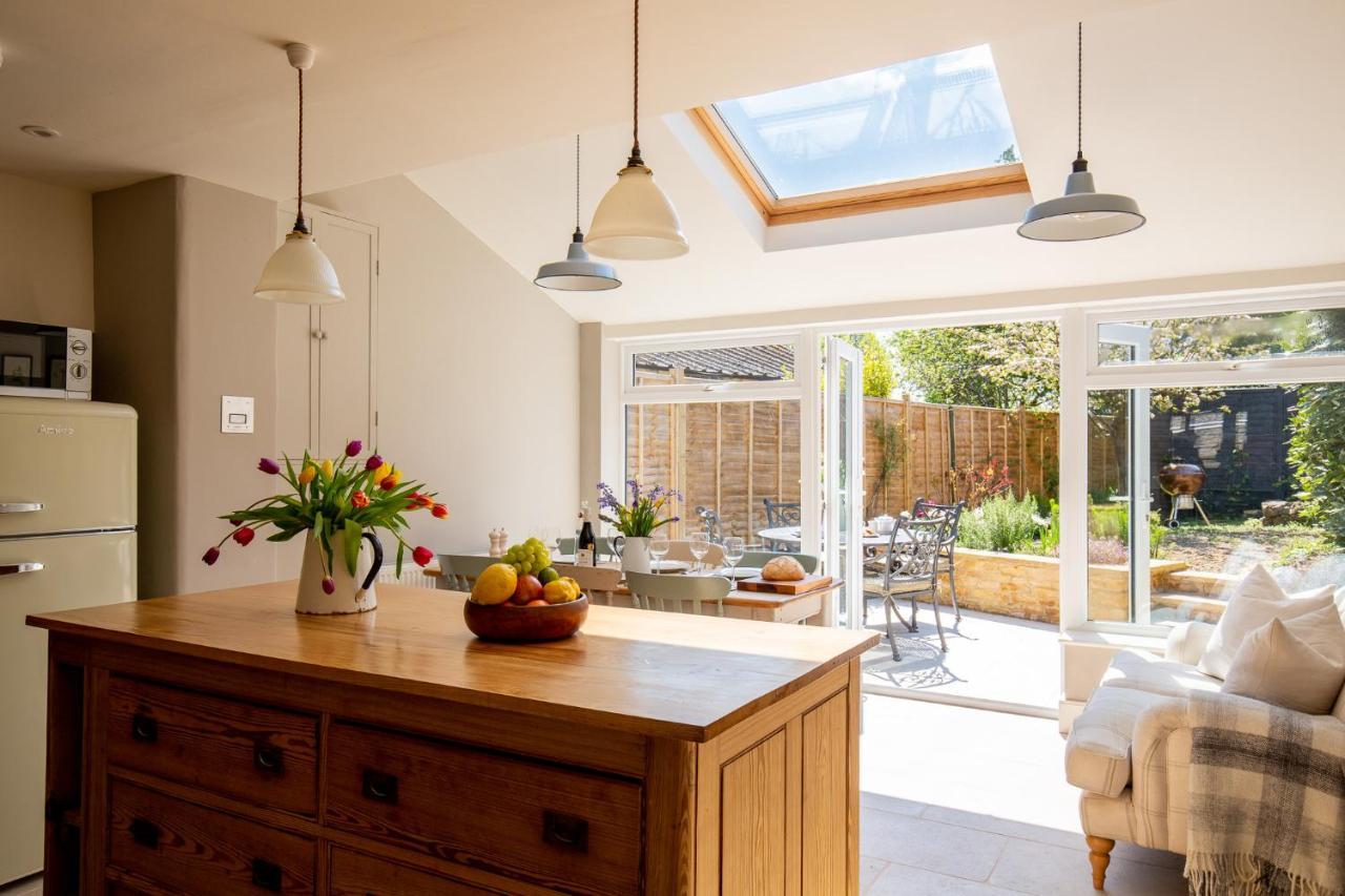 Gleneda Cottage - A Renovated, Traditional Cotswold Cottage Full Of Charm With Fireplace And Garden Bourton on the Hill 외부 사진