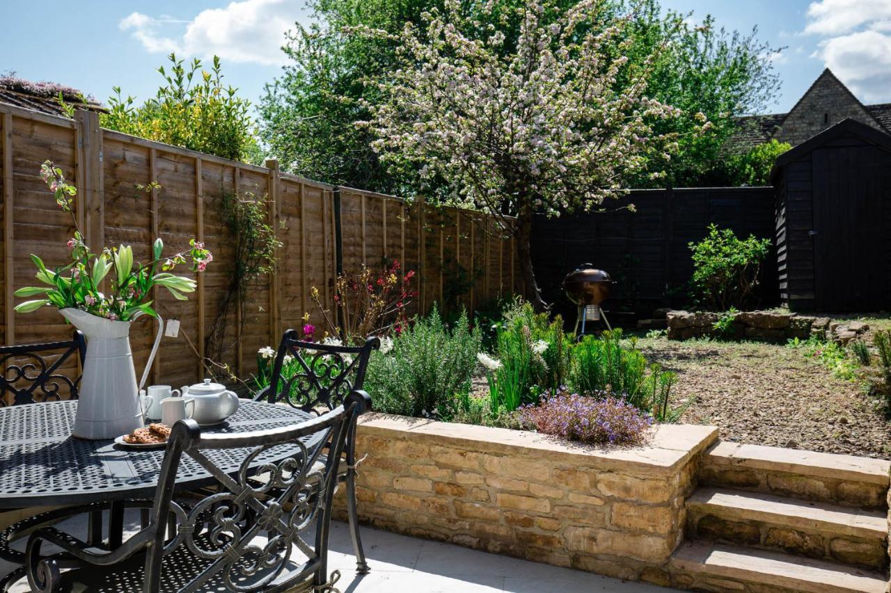 Gleneda Cottage - A Renovated, Traditional Cotswold Cottage Full Of Charm With Fireplace And Garden Bourton on the Hill 외부 사진