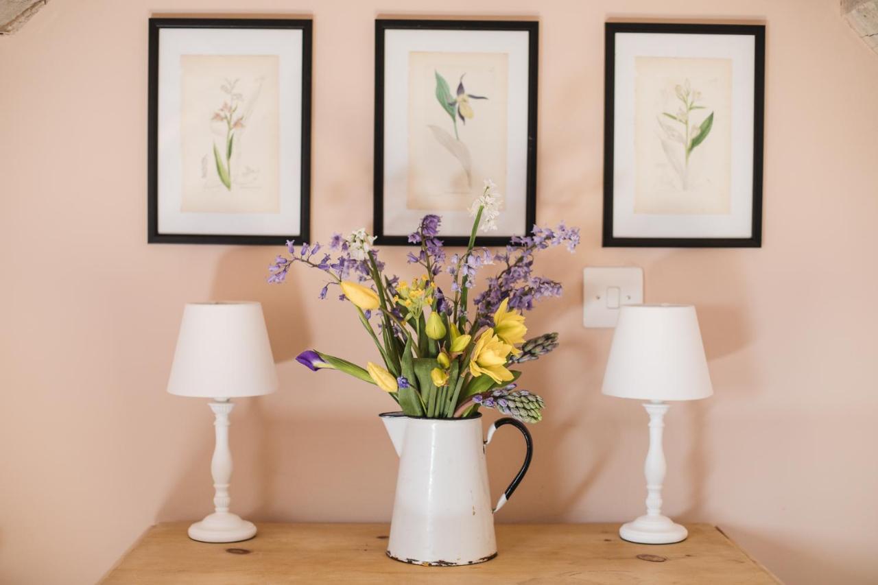 Gleneda Cottage - A Renovated, Traditional Cotswold Cottage Full Of Charm With Fireplace And Garden Bourton on the Hill 외부 사진