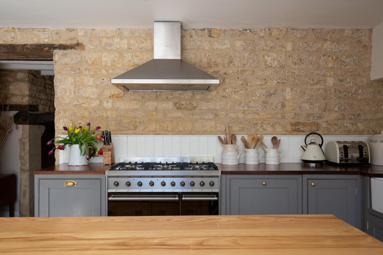 Gleneda Cottage - A Renovated, Traditional Cotswold Cottage Full Of Charm With Fireplace And Garden Bourton on the Hill 외부 사진