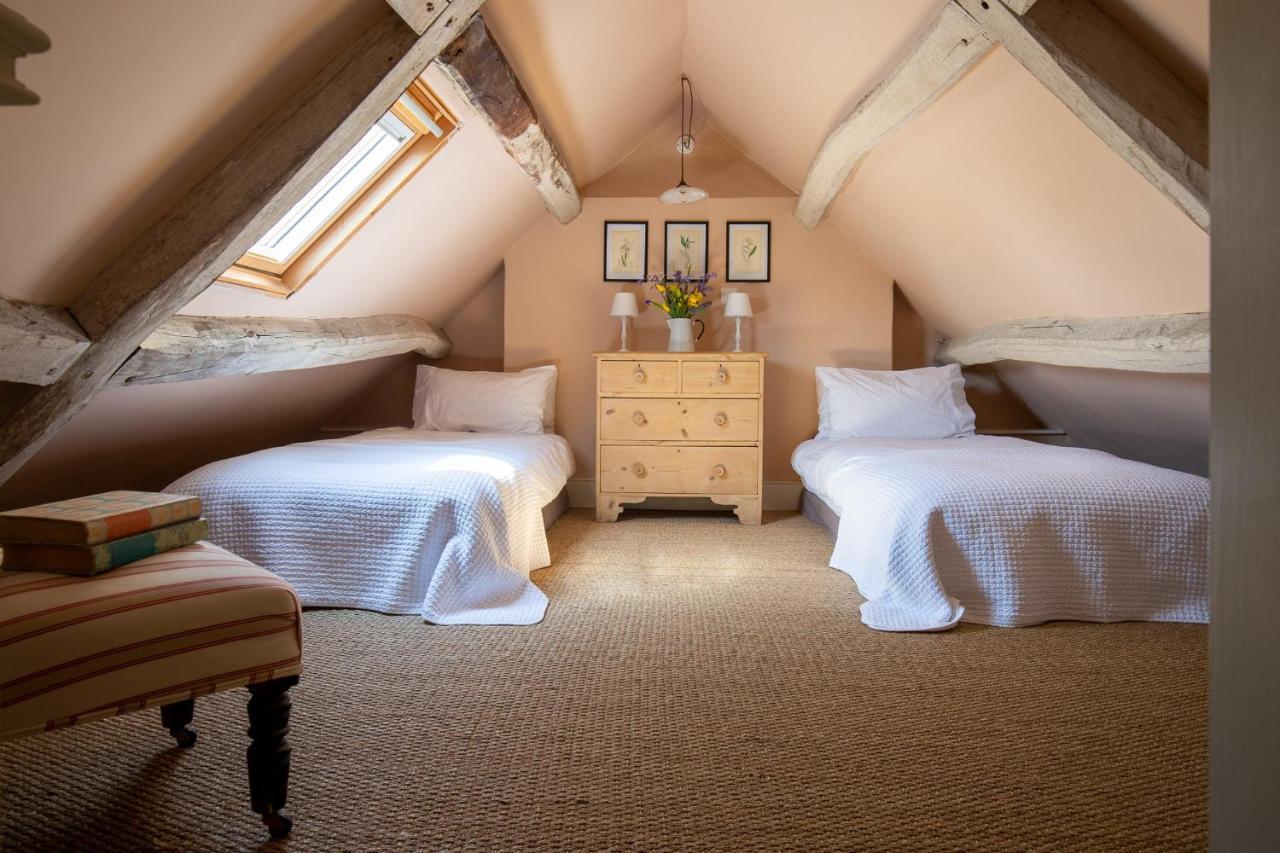 Gleneda Cottage - A Renovated, Traditional Cotswold Cottage Full Of Charm With Fireplace And Garden Bourton on the Hill 외부 사진