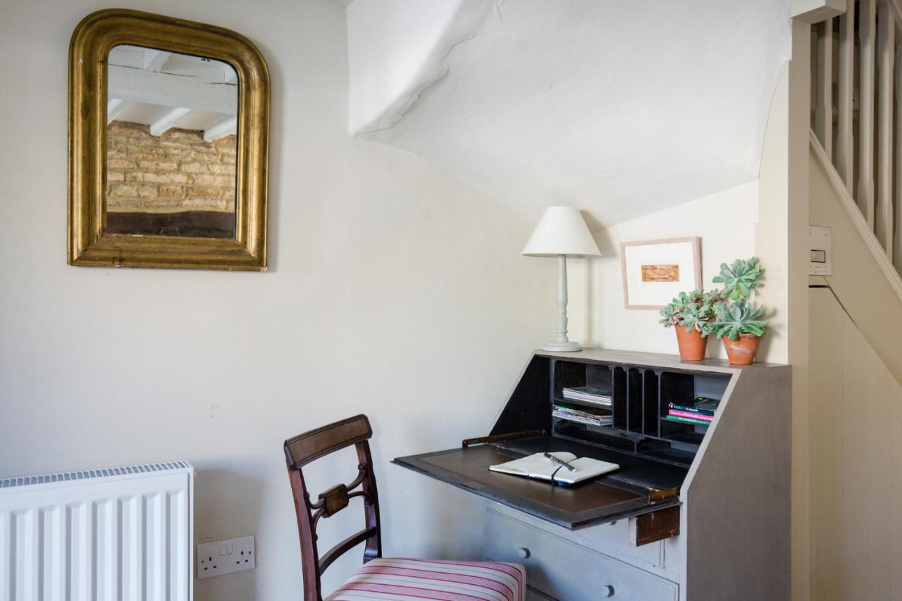 Gleneda Cottage - A Renovated, Traditional Cotswold Cottage Full Of Charm With Fireplace And Garden Bourton on the Hill 외부 사진