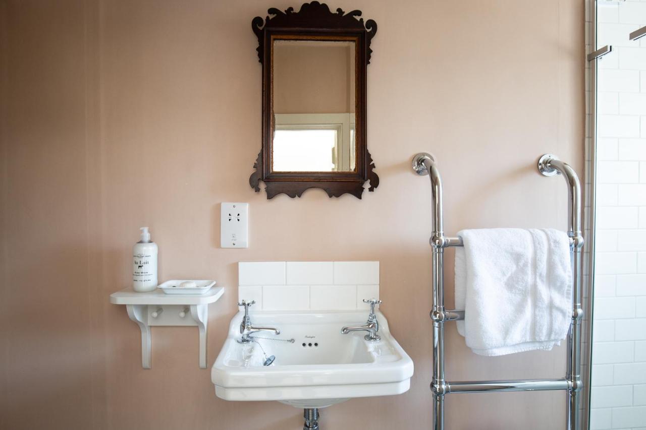 Gleneda Cottage - A Renovated, Traditional Cotswold Cottage Full Of Charm With Fireplace And Garden Bourton on the Hill 외부 사진